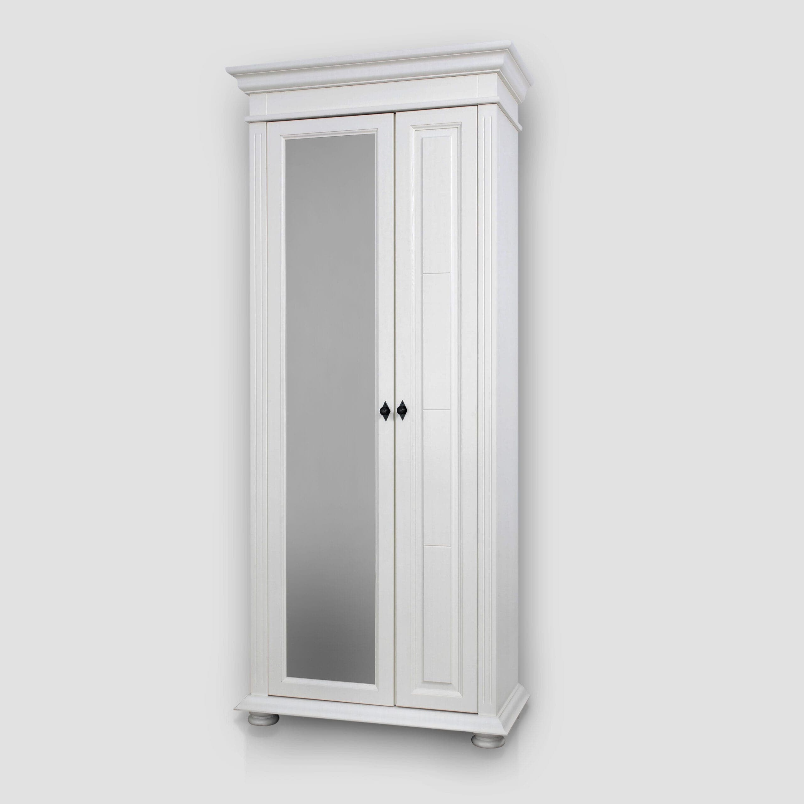Armoire asymétrique en bois massif « Skagen » pour le couloir