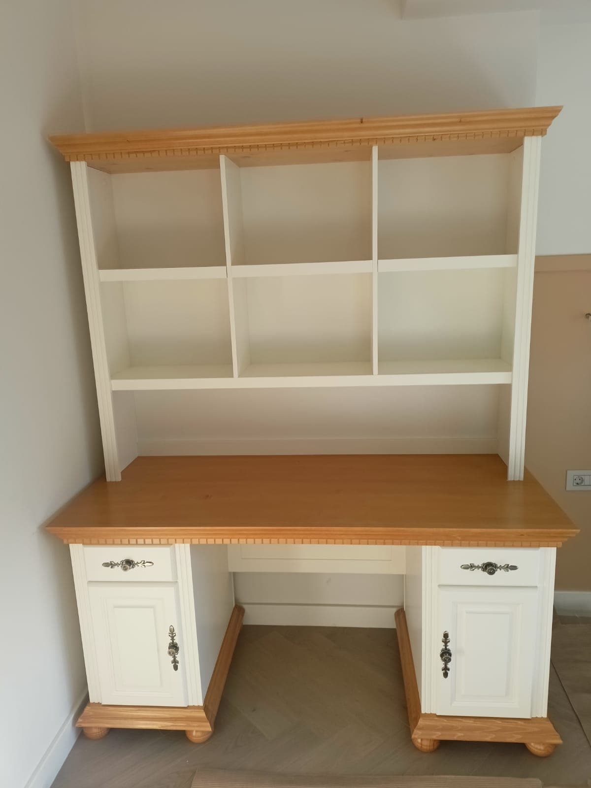 Bureau en bois massif « Fjord », en deux parties avec étagère