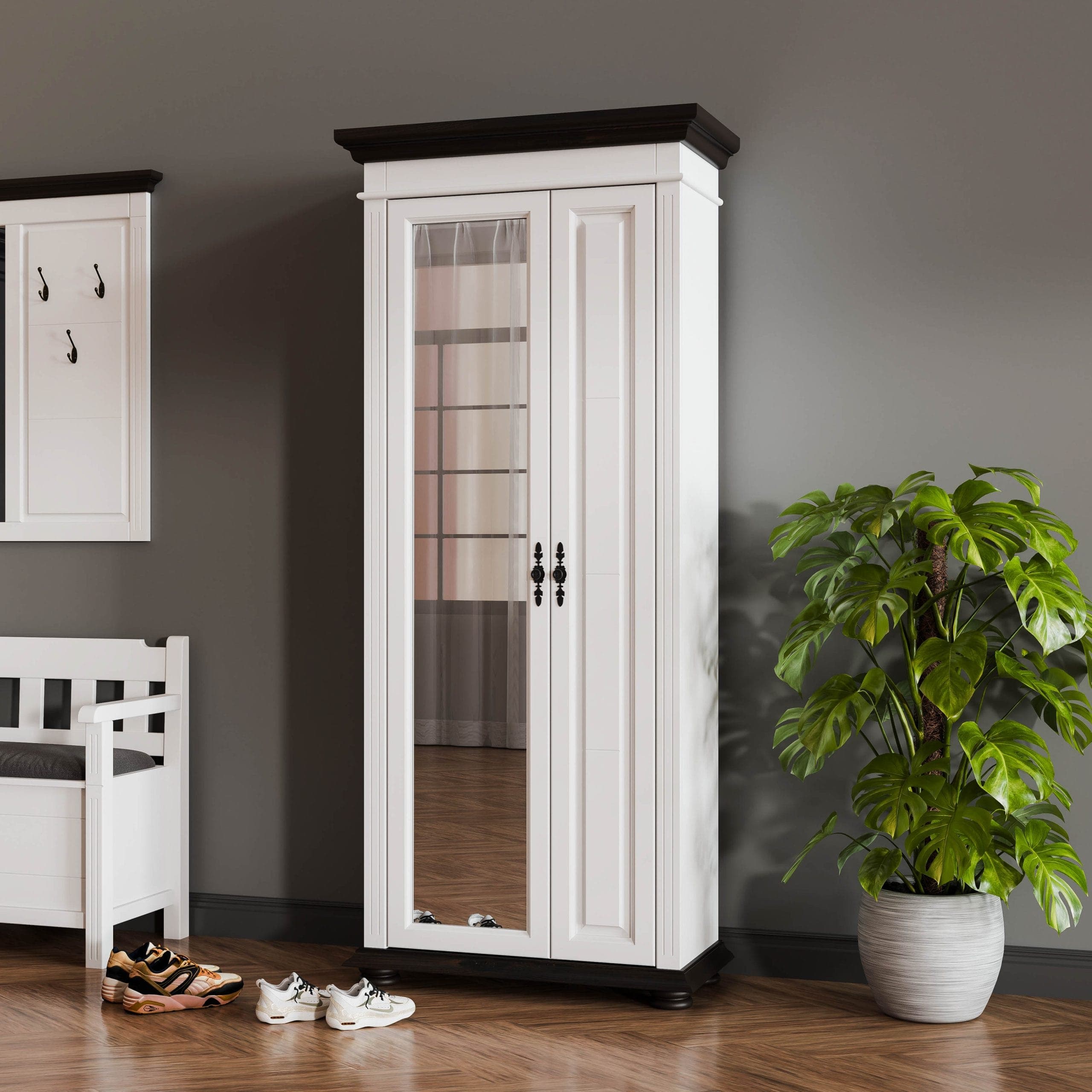Armoire asymétrique en bois massif « Skagen » pour le couloir