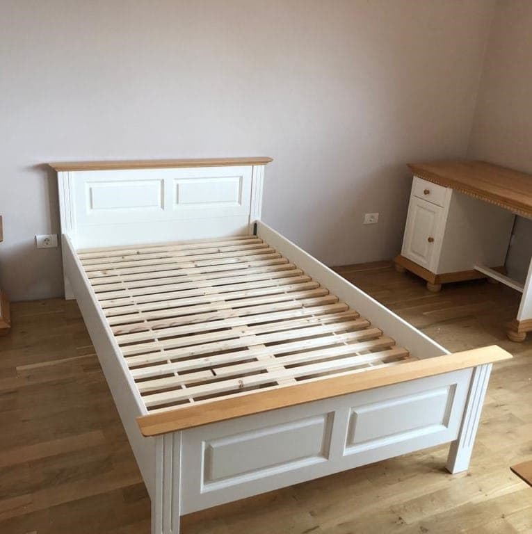 Lit en bois massif Nordby, 140 cm, avec supports de matelas